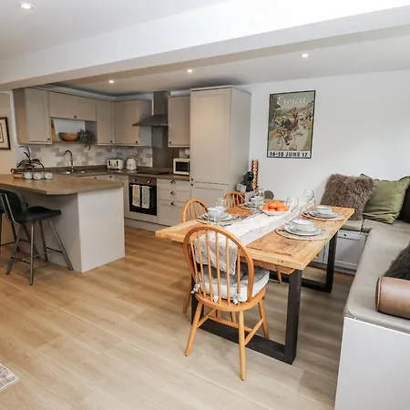 Canal View Apartman *